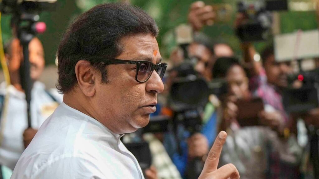 उद्धव-ठाकरे-से-नजदीकियों-की-चर्चा-के-बीच-विदेश-गए-राज-ठाकरे,-पार्टी-नेताओं-को-दी-ये-सख्त-हिदायत